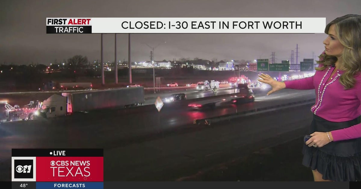 Fatal crash closes I-30 East in Fort Worth - CBS Texas