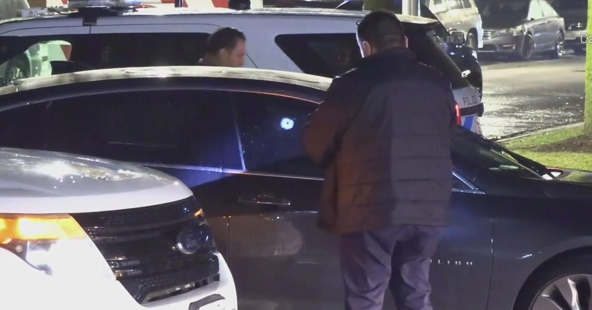 Driver hurt in apparent road rage shooting on Chicago's Northwest Side ...