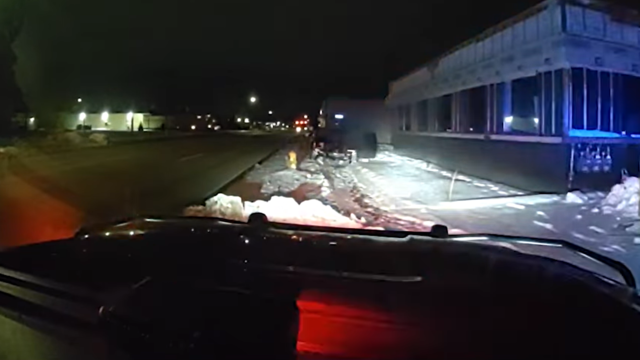 Suspect driver crashes into light pole 