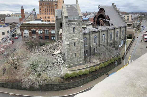 No serious injures after roof of historic Connecticut church collapses 