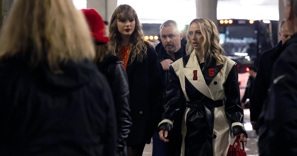 Taylor Swift attends Kansas City Chiefs, Baltimore Ravens AFC championship game