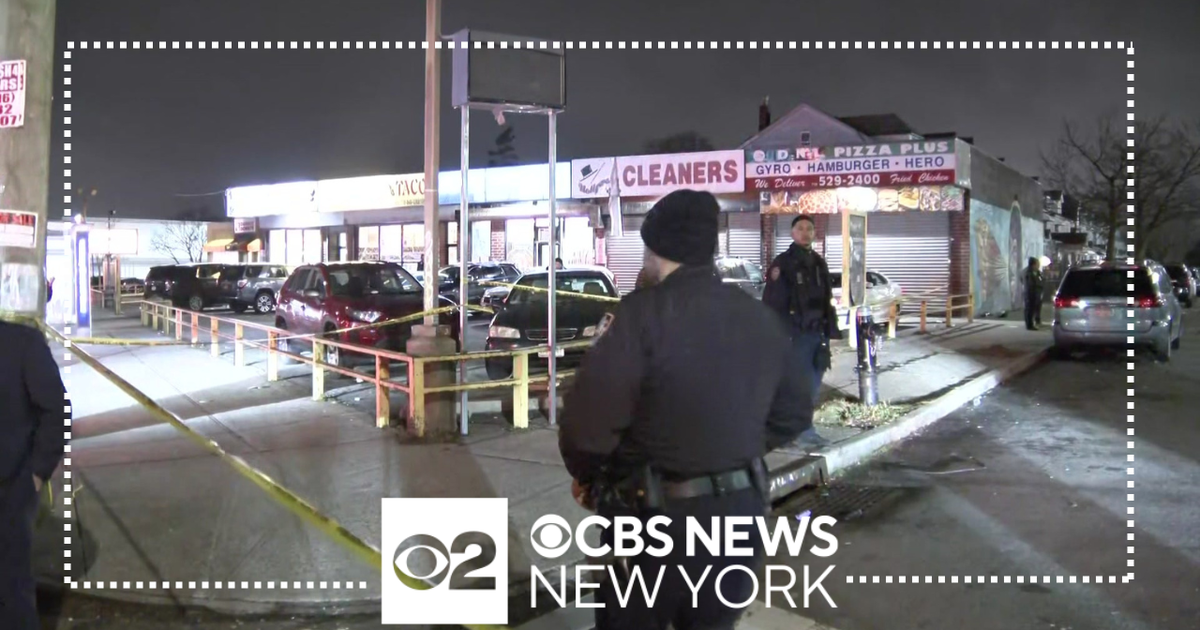 Police searching for gunman behind Queens drive-by shooting - CBS New York