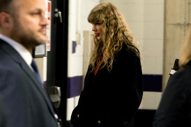 Taylor Swift attends Kansas City Chiefs-टेलर स्विफ्ट ने कैनस