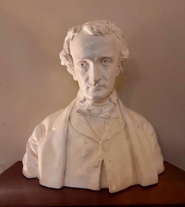 poe-bust.jpg 