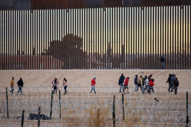 Migrants attempt to cross U.S.-Mexico border despite heightened security measures, in Ciudad Juárez on Feb. 1, 2024. 