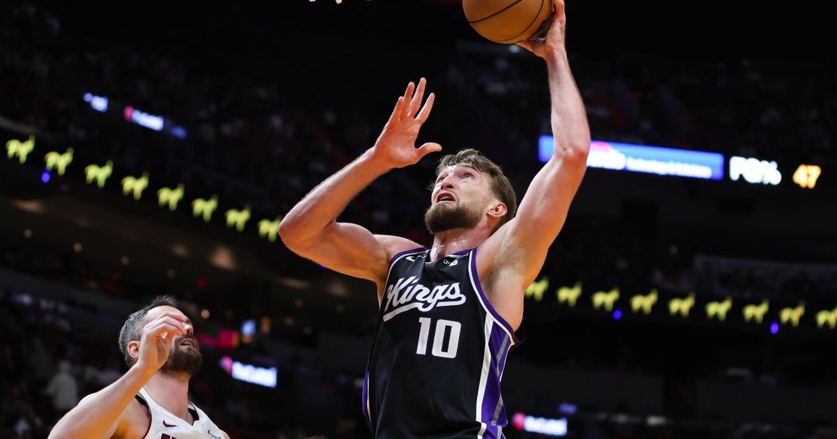 Kings fall to Heat 115-106, ending winning streak at 4 games