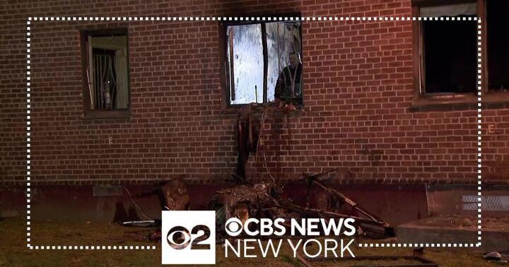 1 dead, 3 critical in Brooklyn apartment fire - CBS New York