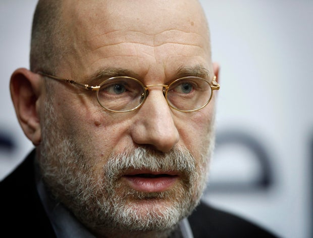Russian court orders arrest of bestselling writer after he was pranked into expressing support for Ukraine on phone call