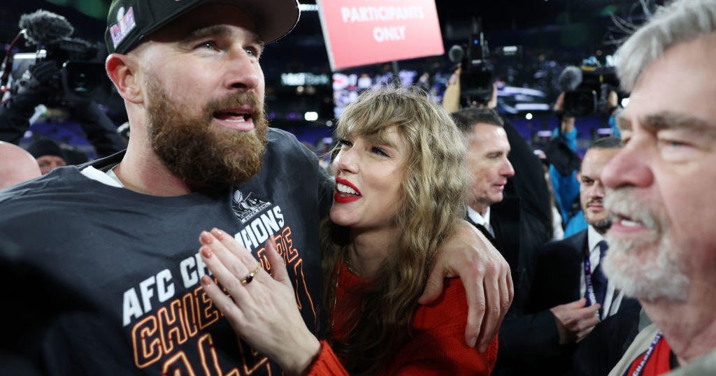 Love her or hate her, Taylor Swift keeps making headlines as she cheers on Travis Kelce - Vimarsana News