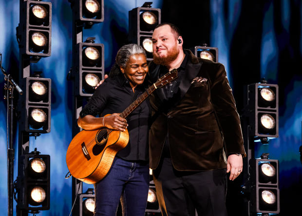Tracy Chapman and Luke Combs  at the 66th GRAMMY Awards 