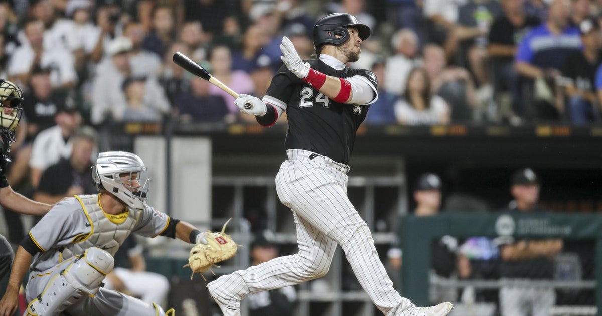 Pirates signing two-time All-Star Yasmani Grandal, AP source says - CBS ...