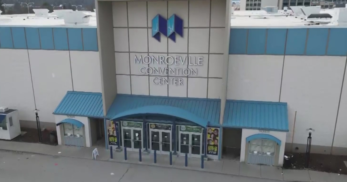 Para pemimpin lokal mengumumkan bahwa Monroeville Convention Center akan tetap buka
