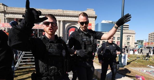 Several shot near Kansas City Chiefs Super Bowl parade, 2 detained