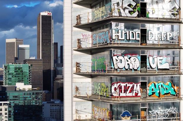 27 Floors Of Unfinished L.A. Luxury Skyscraper Tagged With Graffiti 