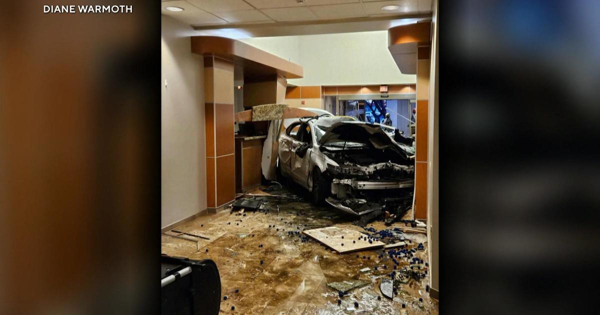 Witness describes panic, horror when driver crashed into Austin hospital -  CBS News