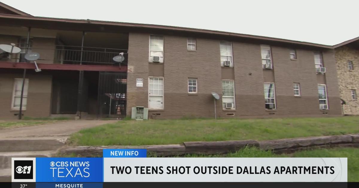 2 teens shot outside Dallas apartments