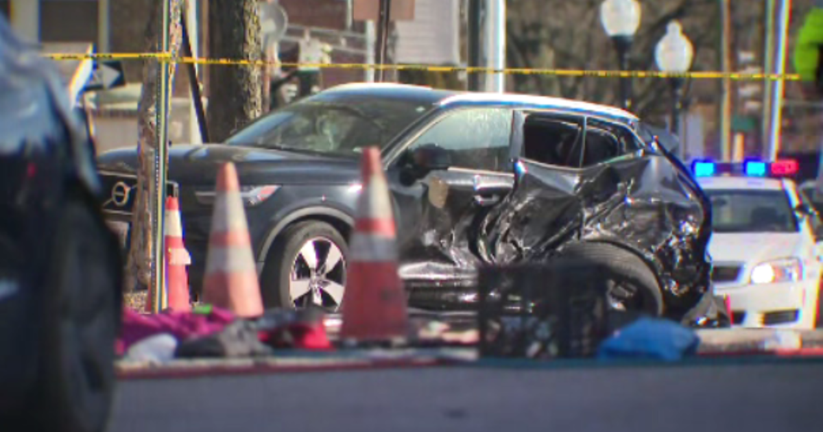 Two killed, including child, and multiple injured in Northeast Baltimore crash – CBS News