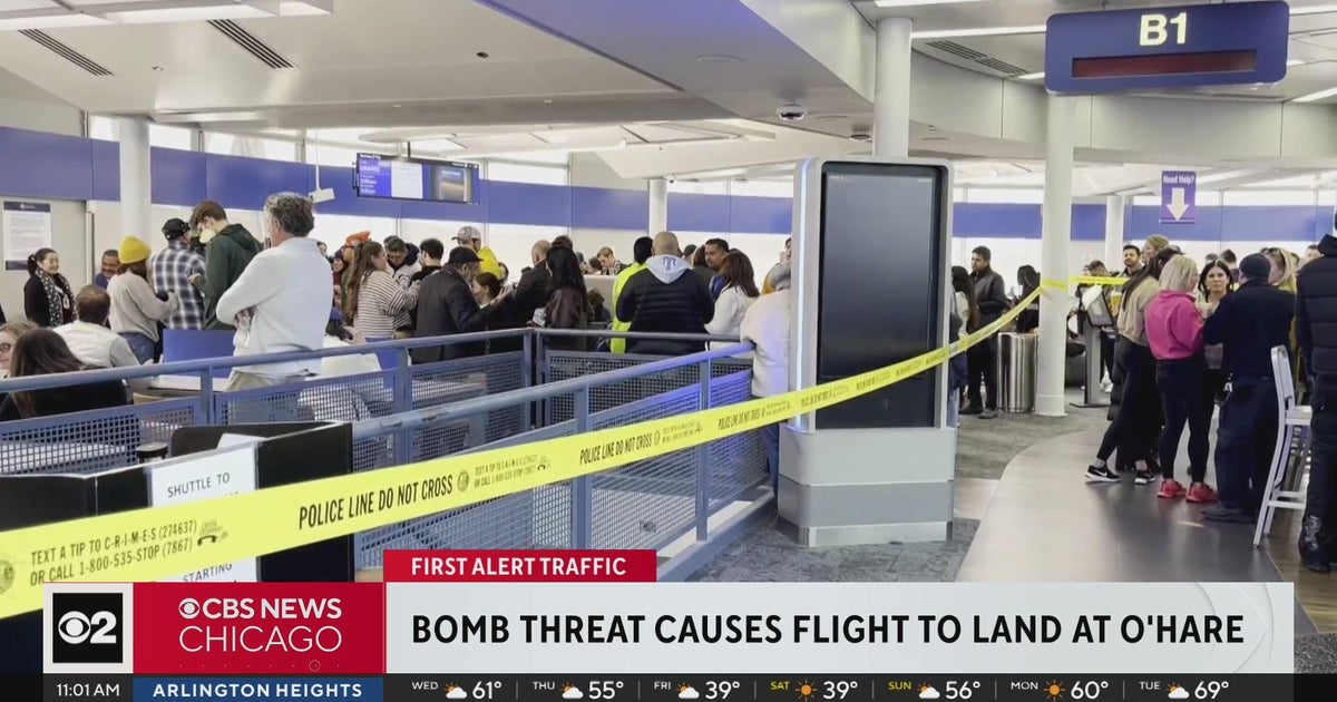 Passengers Evacuated From United Flight After Bomb Threat Cbs Chicago