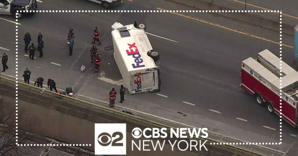 1 hurt in crash involving FedEx truck – CBS New York – CBS News