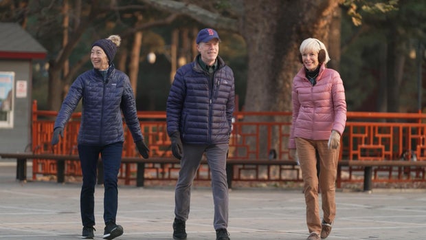 美国驻华大使尼古拉斯·伯恩斯(Nicholas Burns)和莱斯利·斯塔尔(Lesley Stahl)