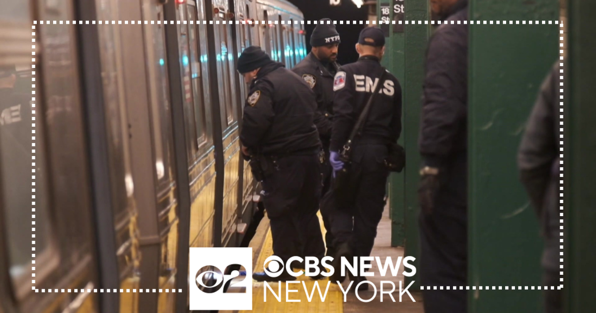 Man shot and killed on the subway in the Bronx - CBS New York