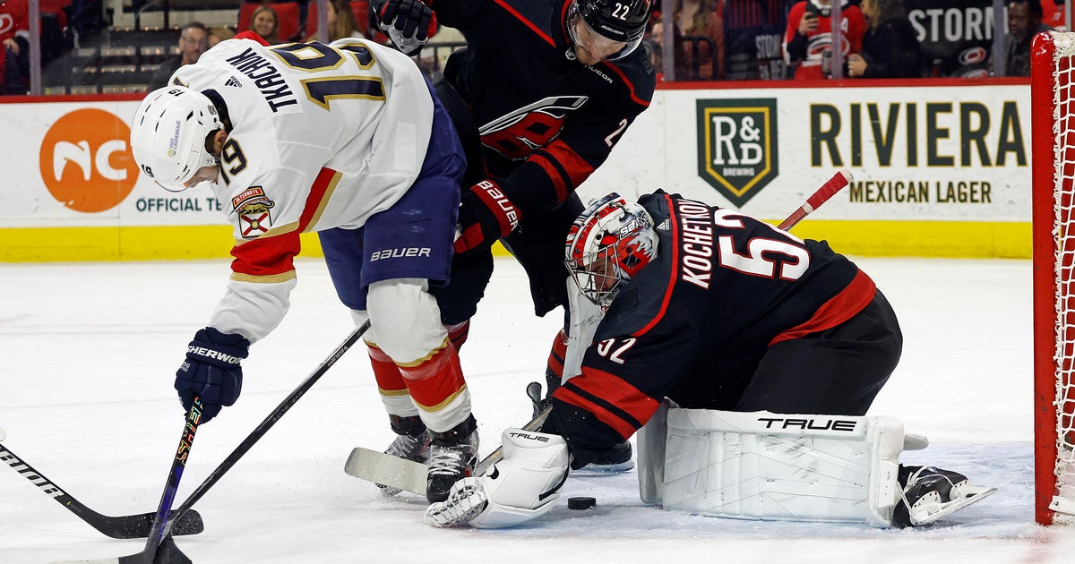 Sebastian Aho scores in the remaining seconds as the Hurricanes defeat the Panthers 1- Sebastian Aho scores in the remaining seconds as the Hurricanes defeat the Panthers 1-