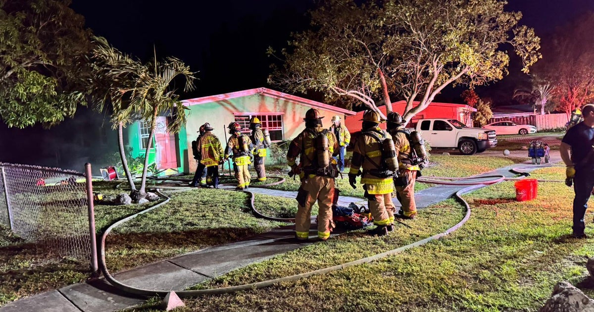 Firefighter wounded, 2 people displaced just after Fort Lauderdale house fireplace Firefighter wounded, 2 people displaced just after Fort Lauderdale house fireplace