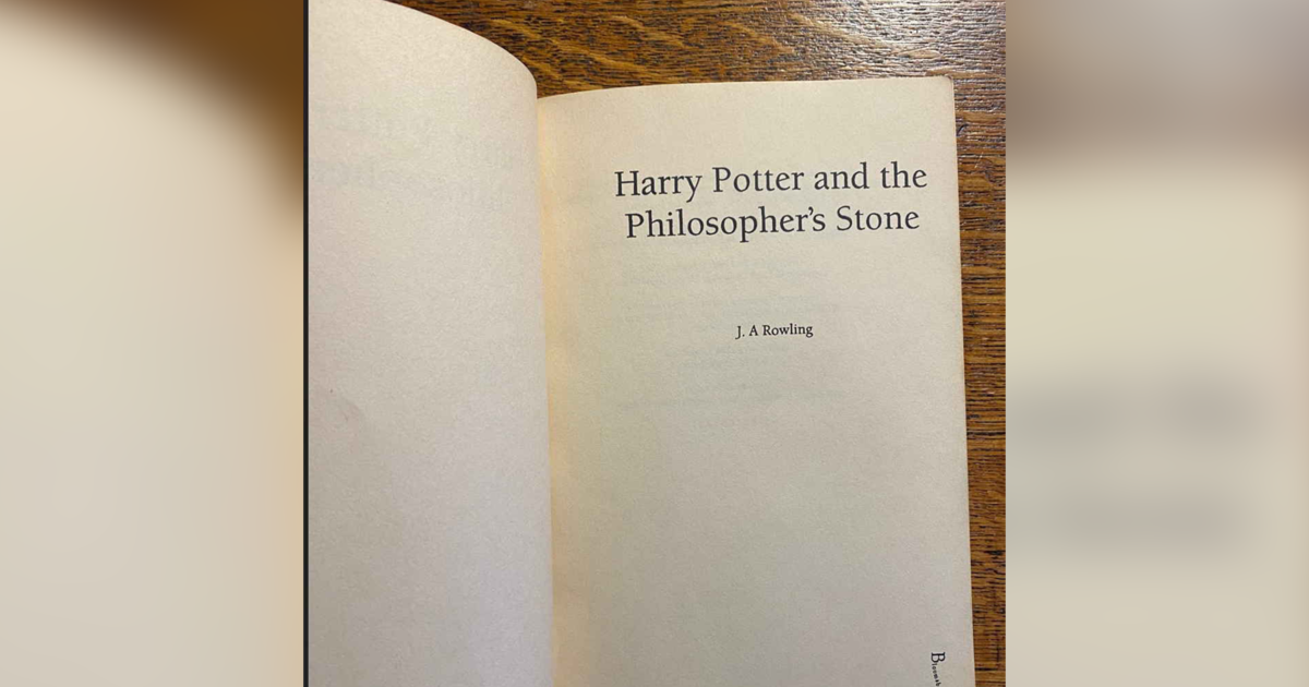 Първата печатна версия на Хари Потър и Философският камък беше продадена на търг за повече от $13 000