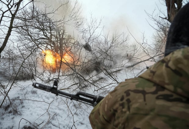 Ukrainian servicemen self-propelled howitzer towards Russian troops at a front line near the town of Chasiv Yar