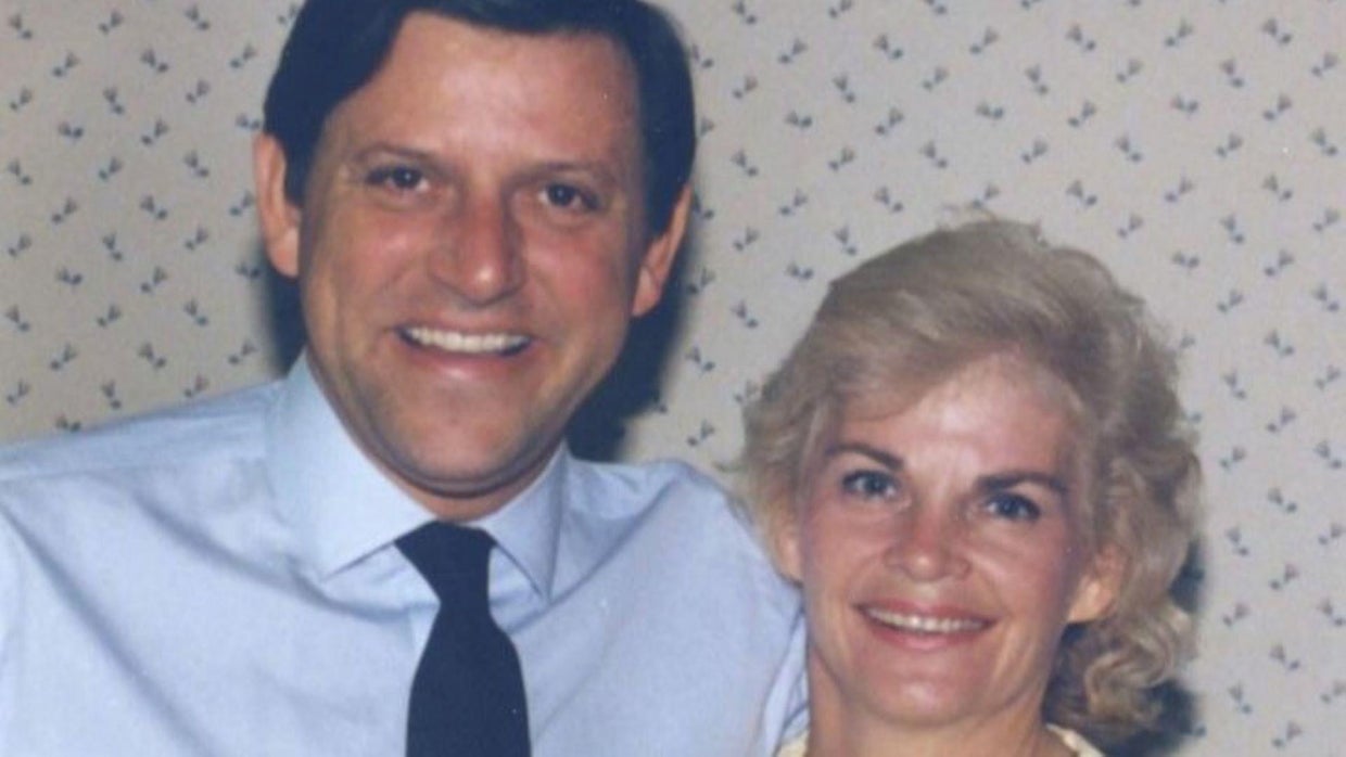 Inside the story of the notorious Menendez brothers case - CBS News