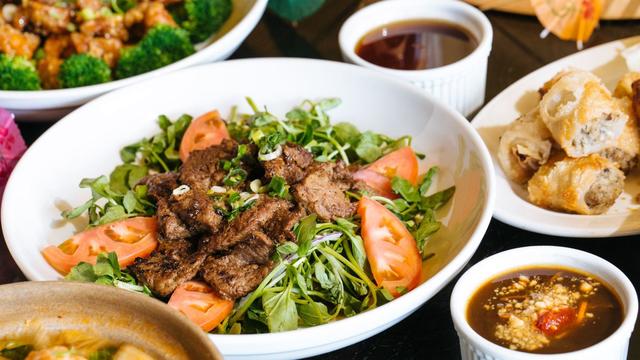 Vietnam Restaurant Shaking Beef Dish 