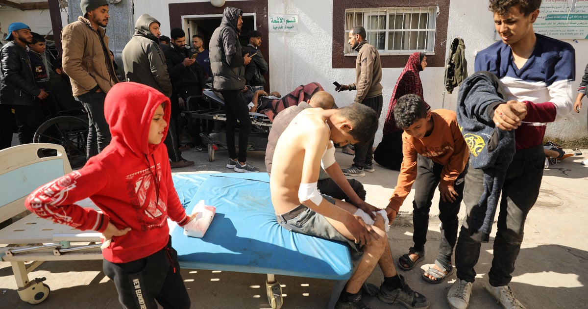 Hamas savaşta ölenlerin sayısının 30.000'den fazla olduğunu söylerken, İsrail yiyecek bekleyen Gazzeli sivillere ateş açmakla suçlandı