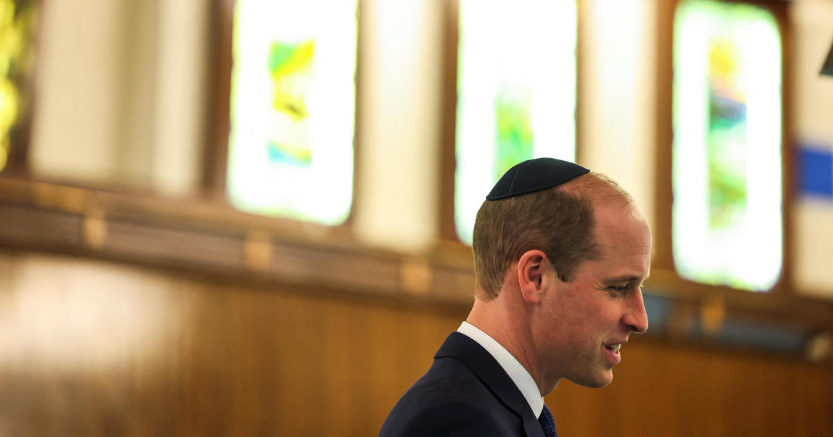Prince William visits synagogue after bailing on event as Kate and King Charles face health problems - CBS News
