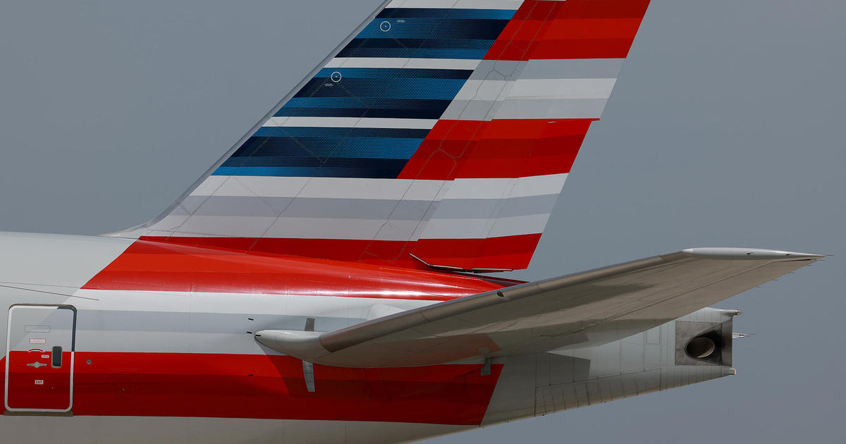 БОСТЪН Полет на American Airlines беше принуден да се