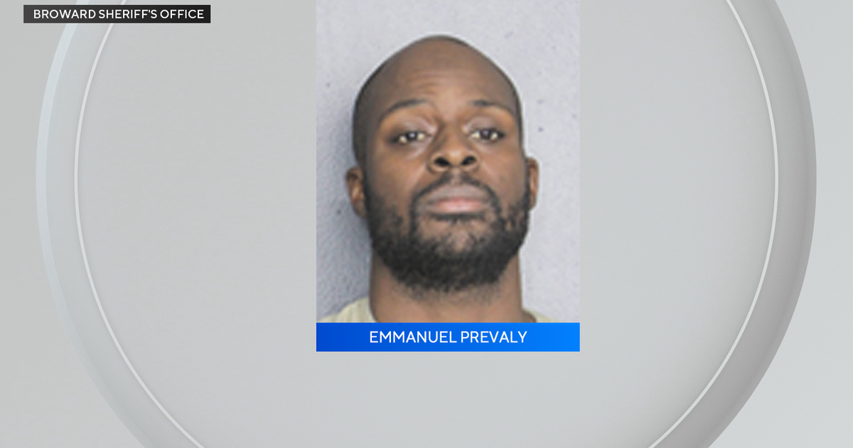 Fort Lauderdale man arrested for killing unborn baby just after beating pregnant female with baseball bat Fort Lauderdale man arrested for killing unborn baby just after beating pregnant female with baseball bat