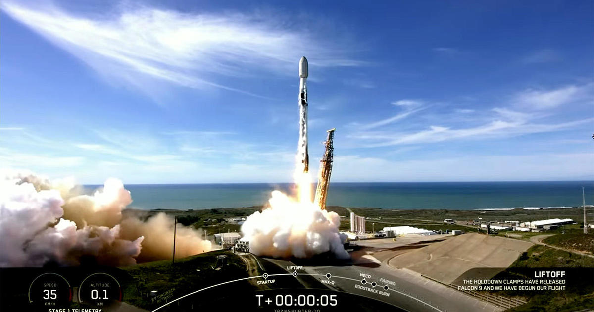 SpaceX изстреля 76 сателита в еднопосочни изстрелвания от двата бряга