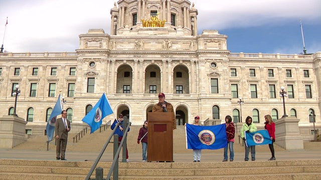6p-vo-mn-flag-debate-wcco4yqv.jpg 