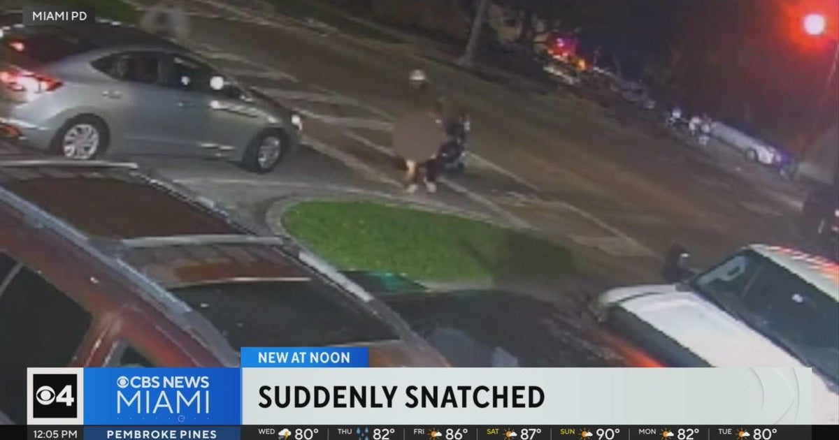 Woman on scooter robbed - CBS Miami
