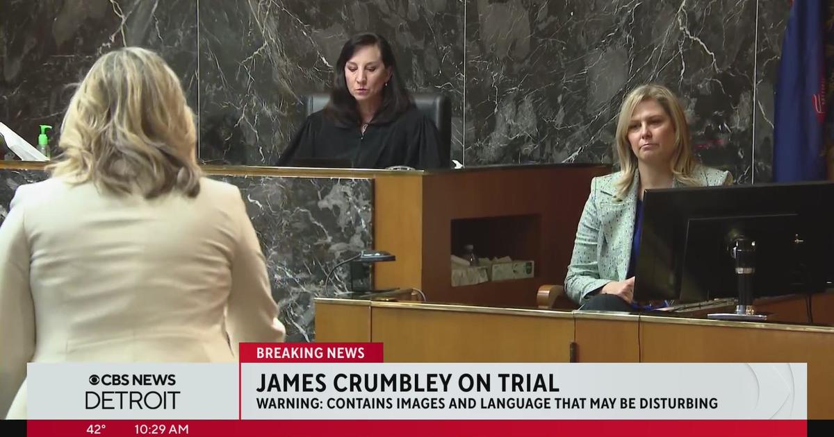 Molly Darnell gives emotional testimony during trial of James Crumbley