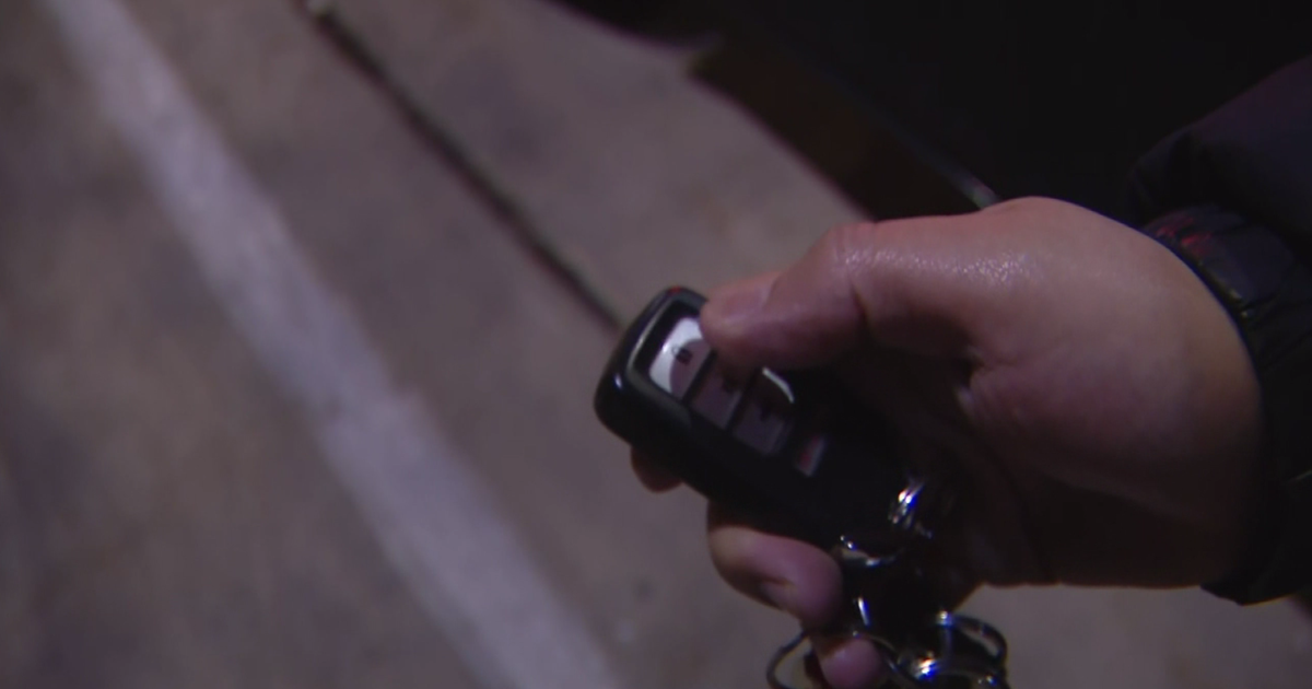 Chicago man has thieves get into his car by cloning his key fob - CBS ...