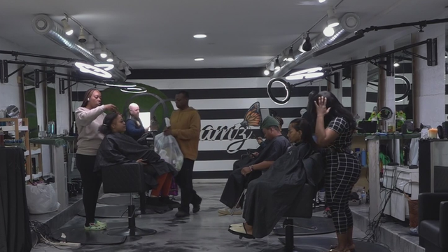 kdka-dreamz-hair-salon-crown-act.png 