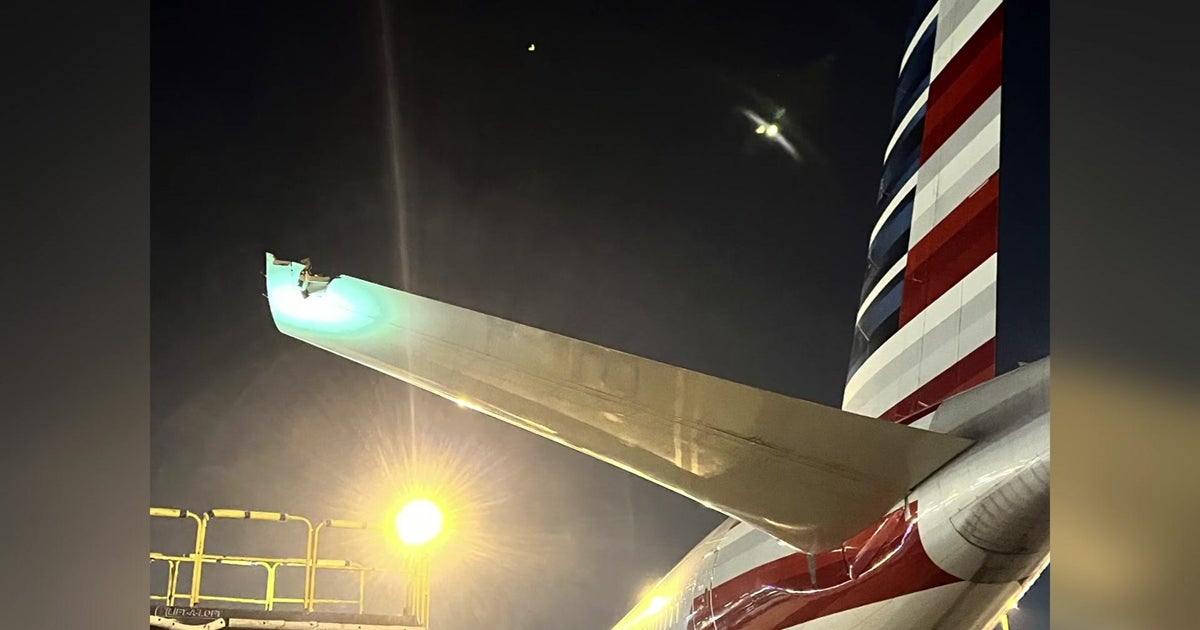 American Air jet clipped Frontier Jet on Miami Worldwide Airport tarmac American Air jet clipped Frontier Jet on Miami Worldwide Airport tarmac