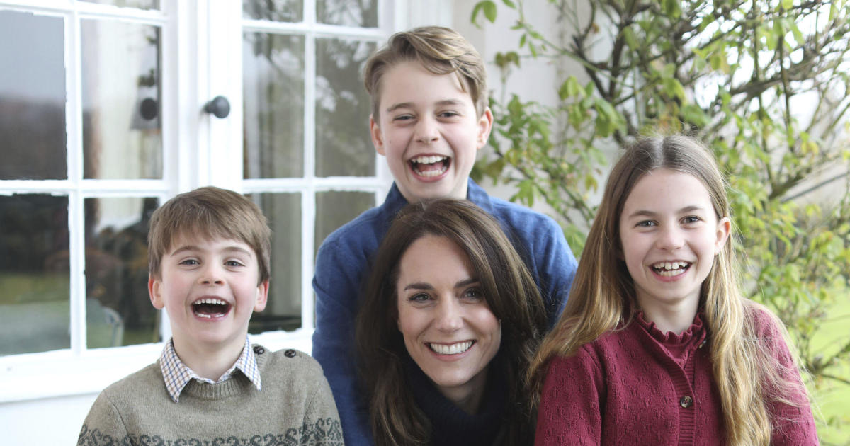 Princess Kate apologizes for apparent photoshop fail as news agencies drop her family picture