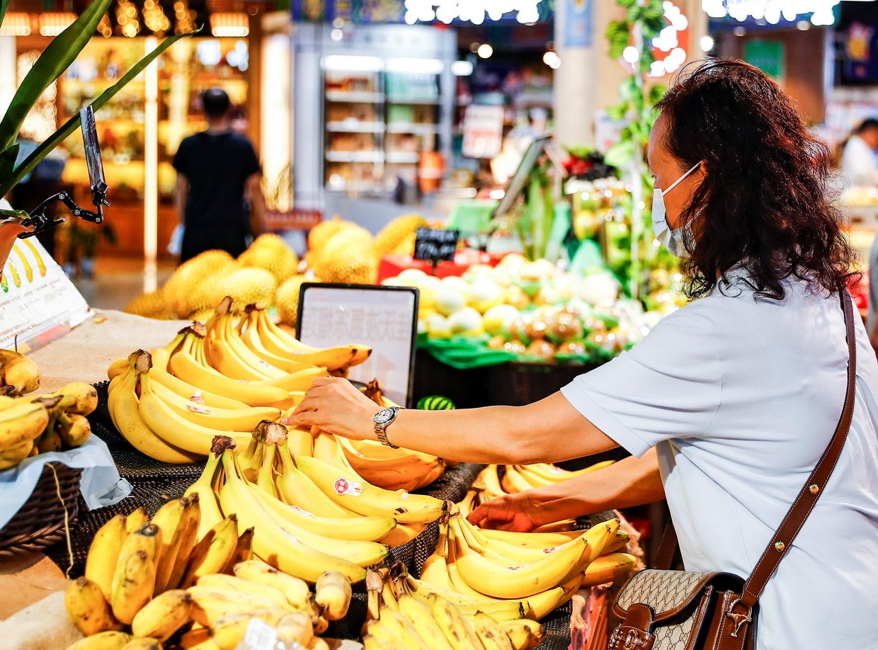Climate change will make bananas more expensive. Here's why some ...