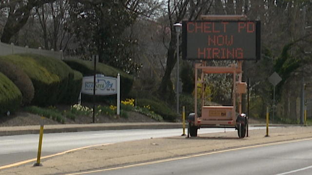 An electronic road sign that says Chelt PD Now Hiring, to attract people to apply to join Cheltenham Township Police Department 