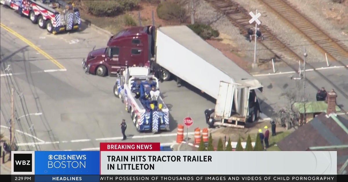 Sitemapcdatahttpsomobeldreferenzcominteresting Tractor Trailer Hit By Train Gallery
