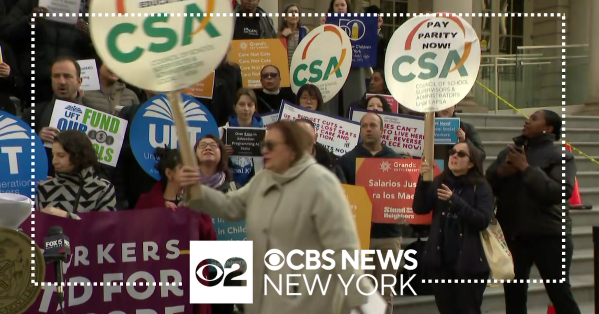 NYC parents protest proposed cuts to early child care - CBS New York