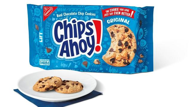 ChipsAhoy--Family-Pack-and-Cookies 