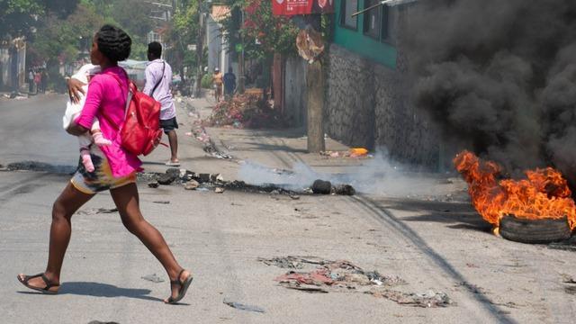 cbsn-fusion-some-us-citizens-are-fleeing-haiti-through-santo-domingo-thumbnail-2777440-640x360.jpg 