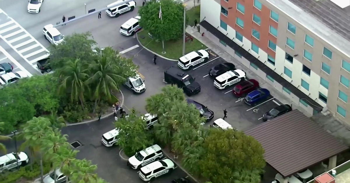 Fort Lauderdale police officer shot in line of responsibility unveiled from clinic, anticipated to make entire recovery